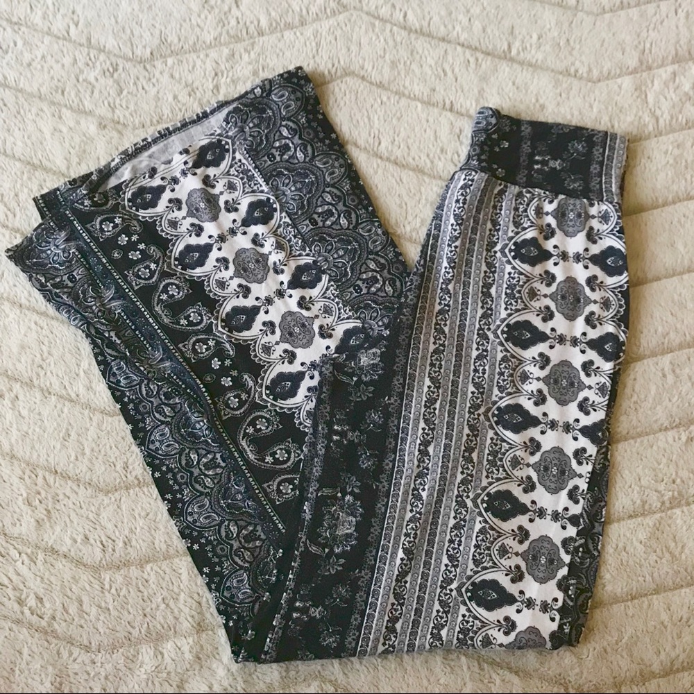 Black & White Print Palazzo Pants